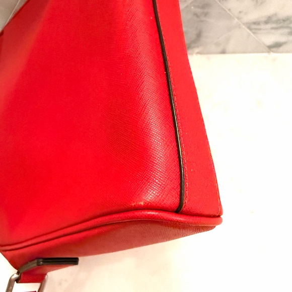 AUTHENTIC MCM Bold Red Messenger/Crossbody and Shoulder Bag! UNISEX - Picture 5 of 15